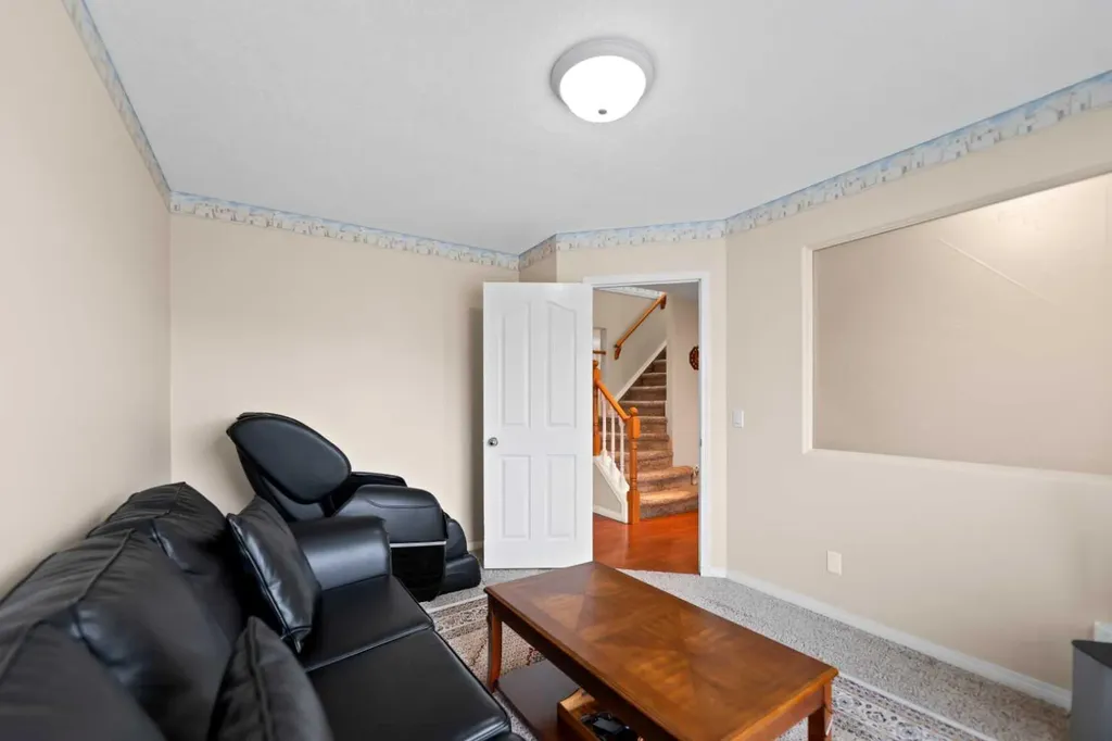 434 Douglas Woods Mews SE Calgary AB T2Z 3B1