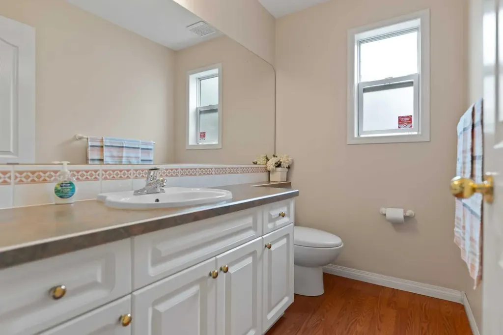 434 Douglas Woods Mews SE Calgary AB T2Z 3B1