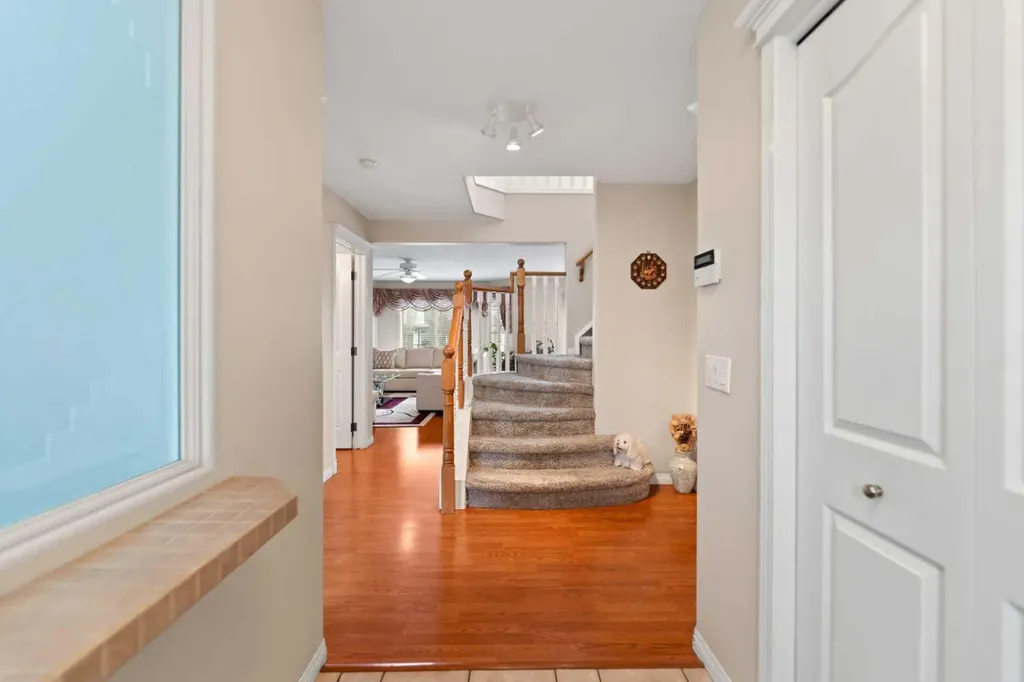 434 Douglas Woods Mews SE Calgary AB T2Z 3B1