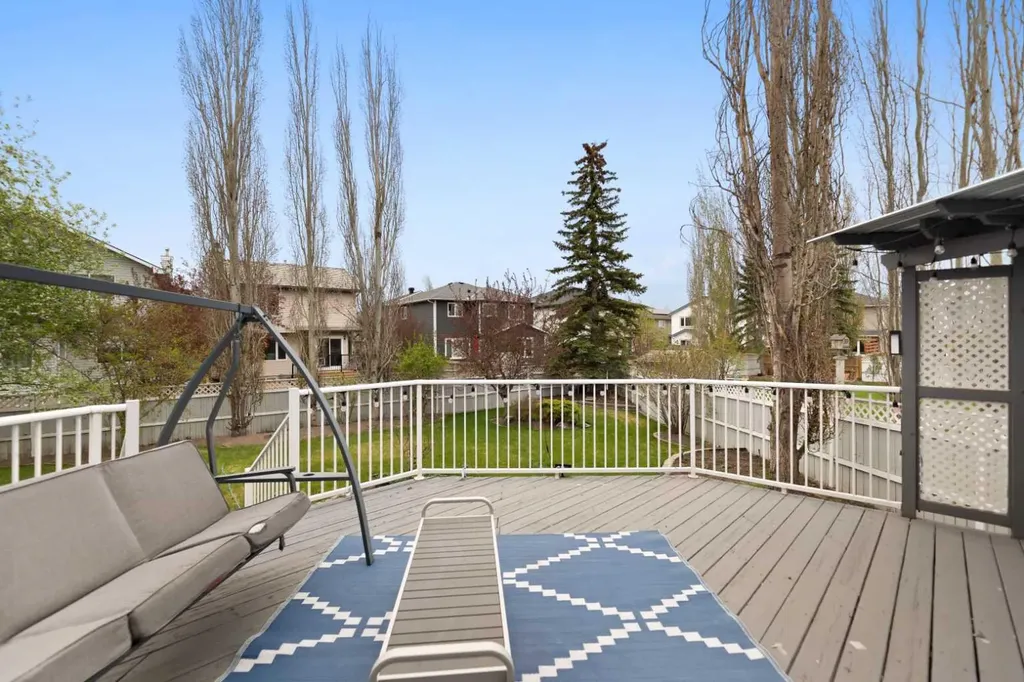 434 Douglas Woods Mews SE Calgary AB T2Z 3B1
