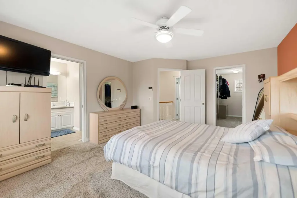 434 Douglas Woods Mews SE Calgary AB T2Z 3B1