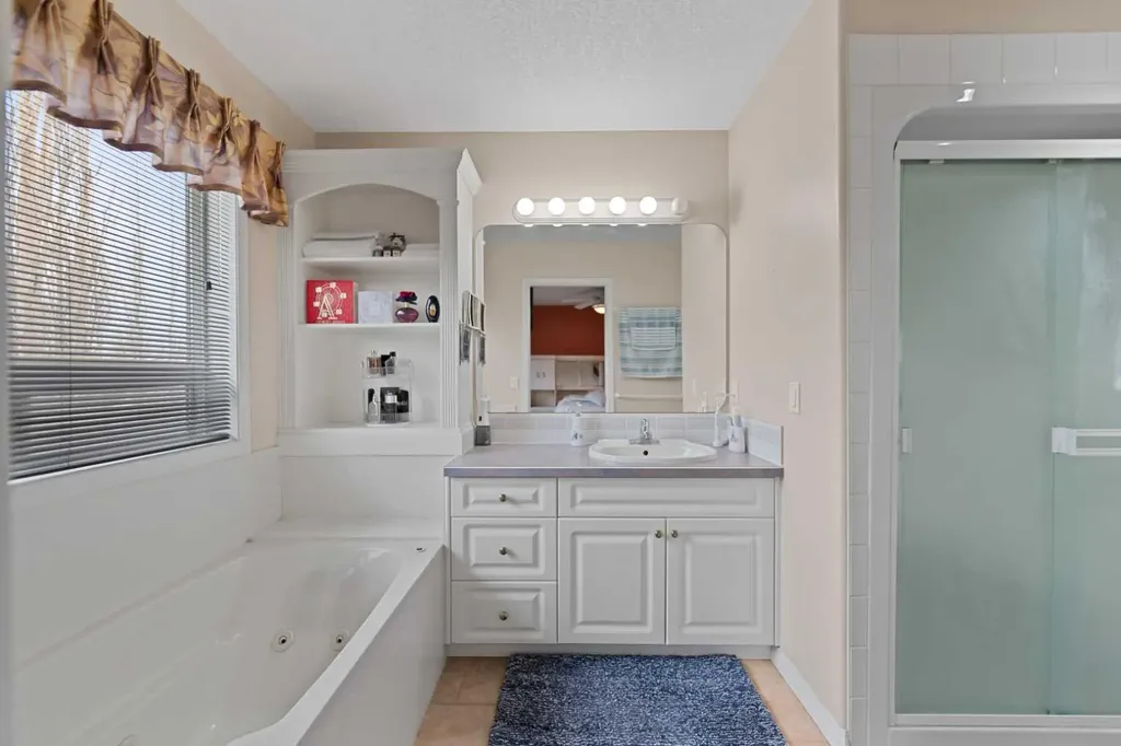 434 Douglas Woods Mews SE Calgary AB T2Z 3B1