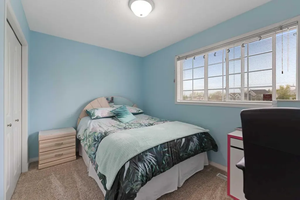 434 Douglas Woods Mews SE Calgary AB T2Z 3B1