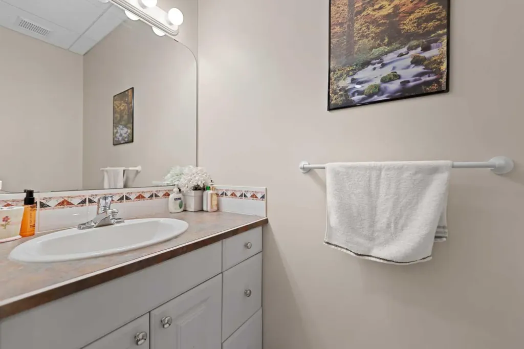 434 Douglas Woods Mews SE Calgary AB T2Z 3B1