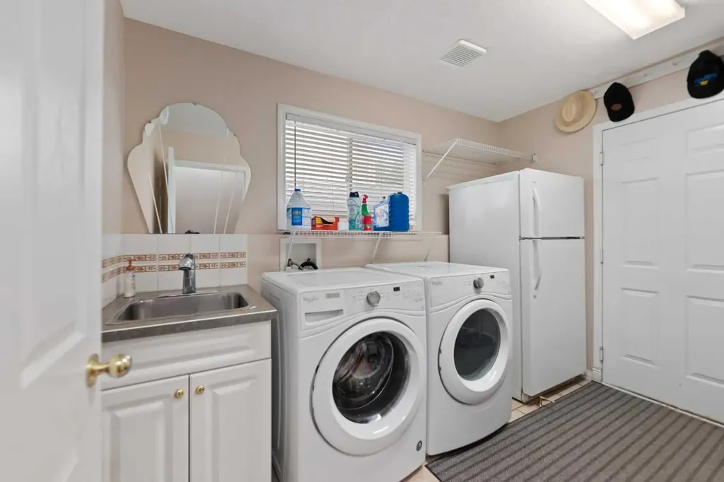 434 Douglas Woods Mews SE Calgary AB T2Z 3B1