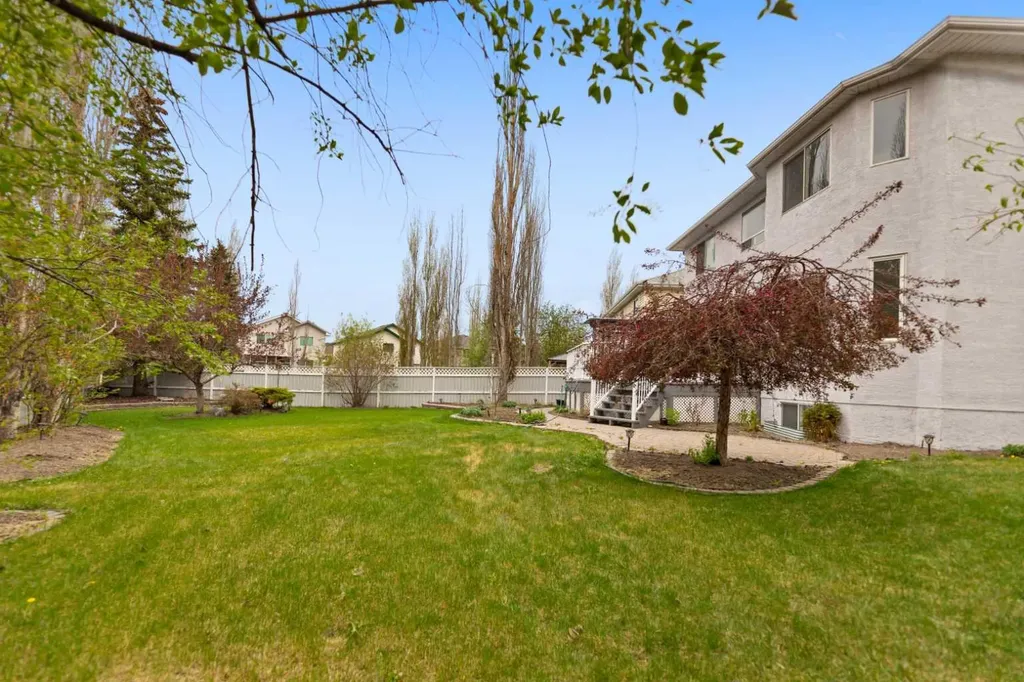 434 Douglas Woods Mews SE Calgary AB T2Z 3B1