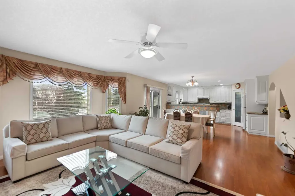434 Douglas Woods Mews SE Calgary AB T2Z 3B1