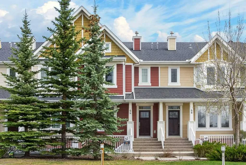 44 Mike Ralph Way SW Calgary AB T3E 0H8