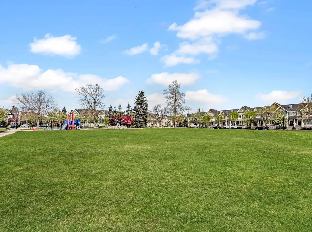 44 Mike Ralph Way SW Calgary AB T3E 0H8