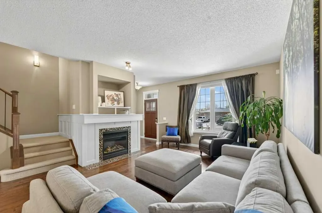 44 Mike Ralph Way SW Calgary AB T3E 0H8