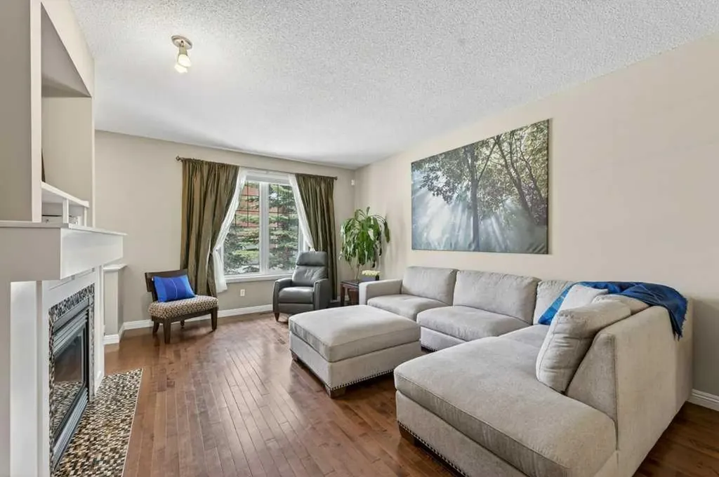 44 Mike Ralph Way SW Calgary AB T3E 0H8