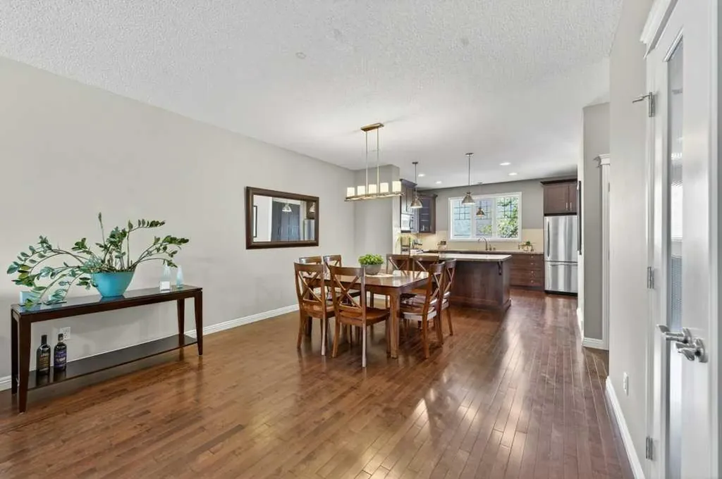 44 Mike Ralph Way SW Calgary AB T3E 0H8