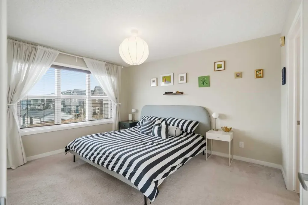 425 Carringvue Avenue NW Calgary AB T3P 0W5