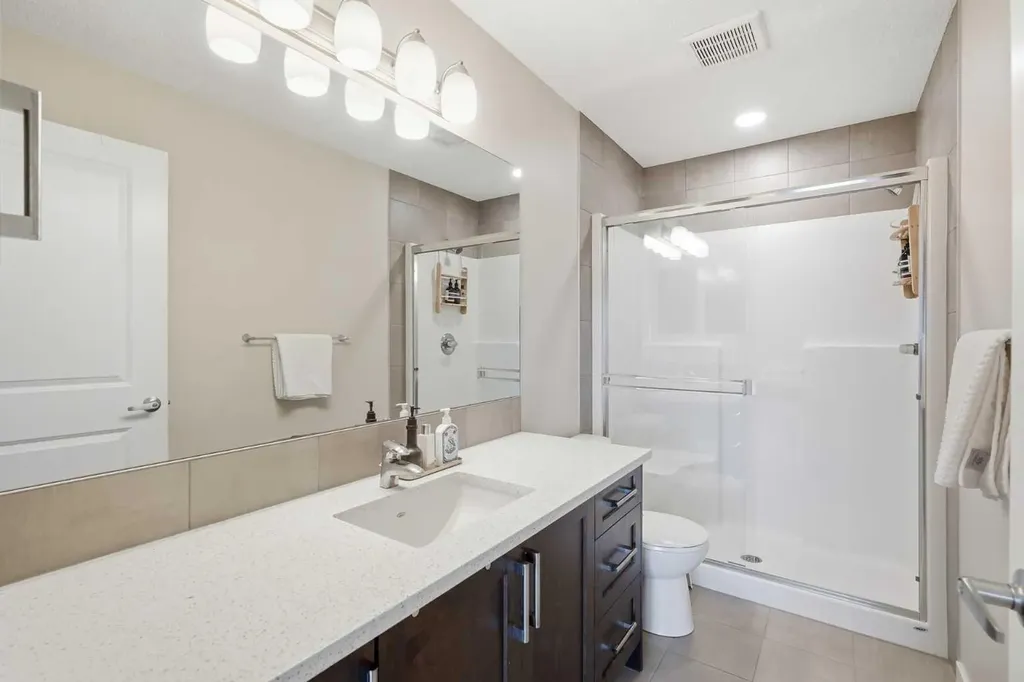 425 Carringvue Avenue NW Calgary AB T3P 0W5