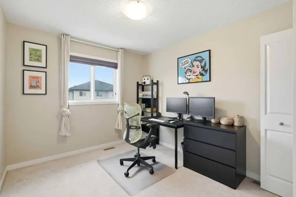 425 Carringvue Avenue NW Calgary AB T3P 0W5