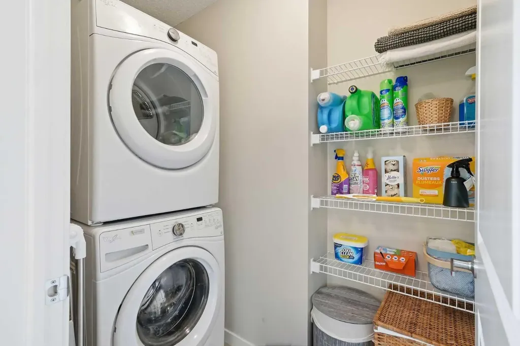 425 Carringvue Avenue NW Calgary AB T3P 0W5