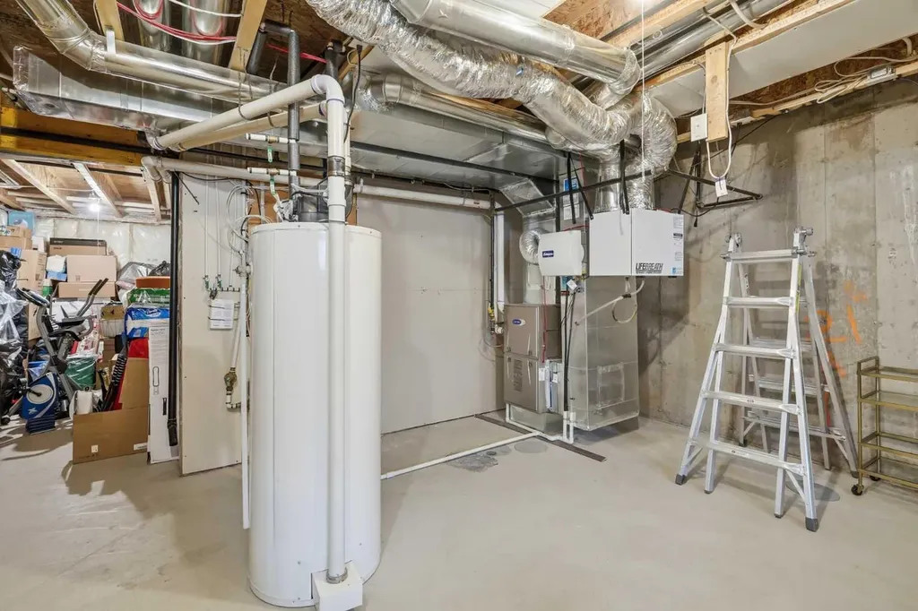 425 Carringvue Avenue NW Calgary AB T3P 0W5