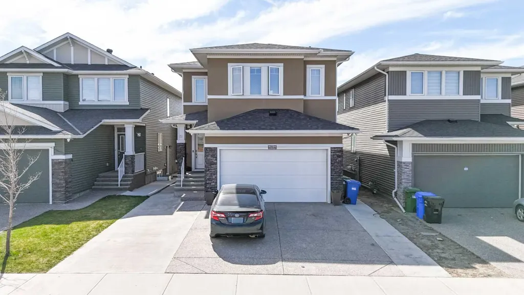 19 Red Sky Gardens NE Calgary AB T3N1M9