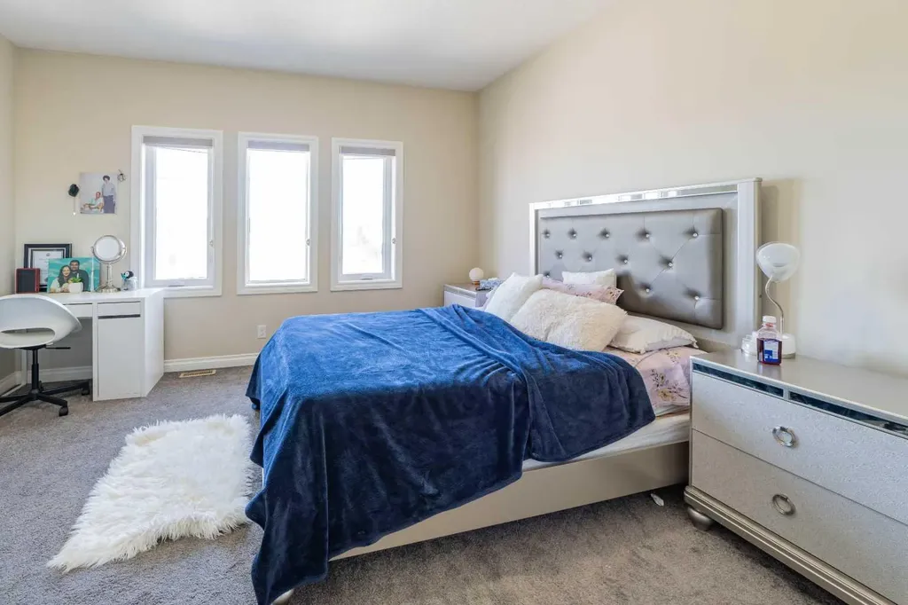 19 Red Sky Gardens NE Calgary AB T3N1M9