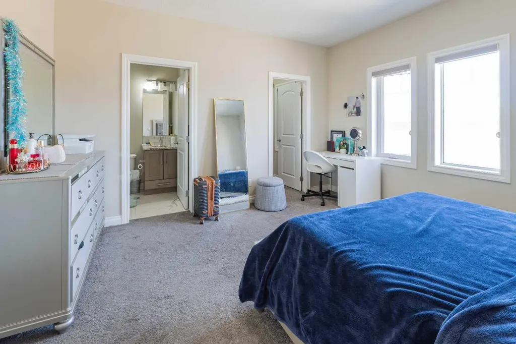 19 Red Sky Gardens NE Calgary AB T3N1M9