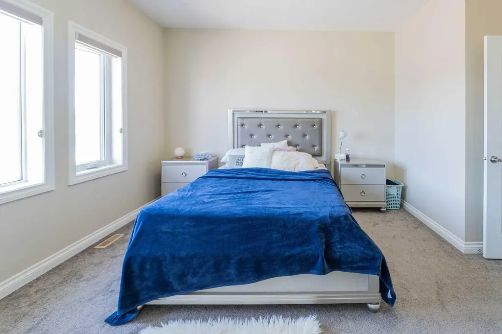 19 Red Sky Gardens NE Calgary AB T3N1M9