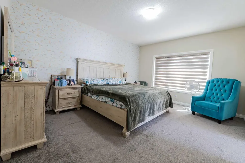 19 Red Sky Gardens NE Calgary AB T3N1M9