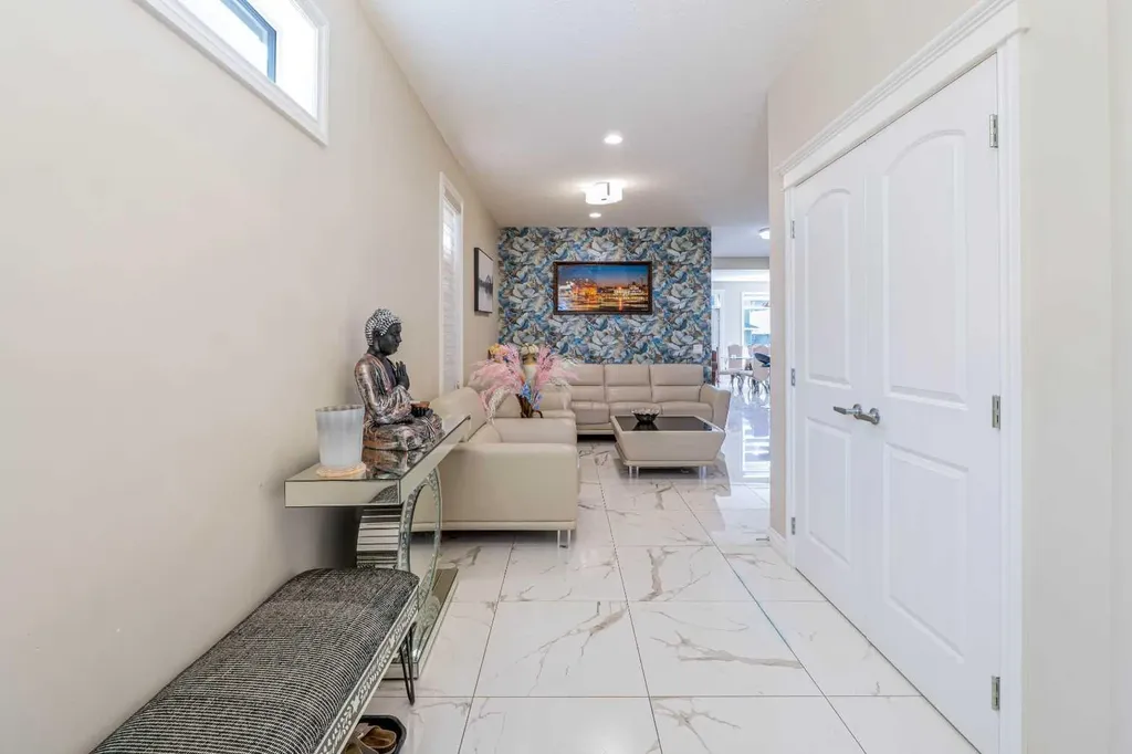 19 Red Sky Gardens NE Calgary AB T3N1M9