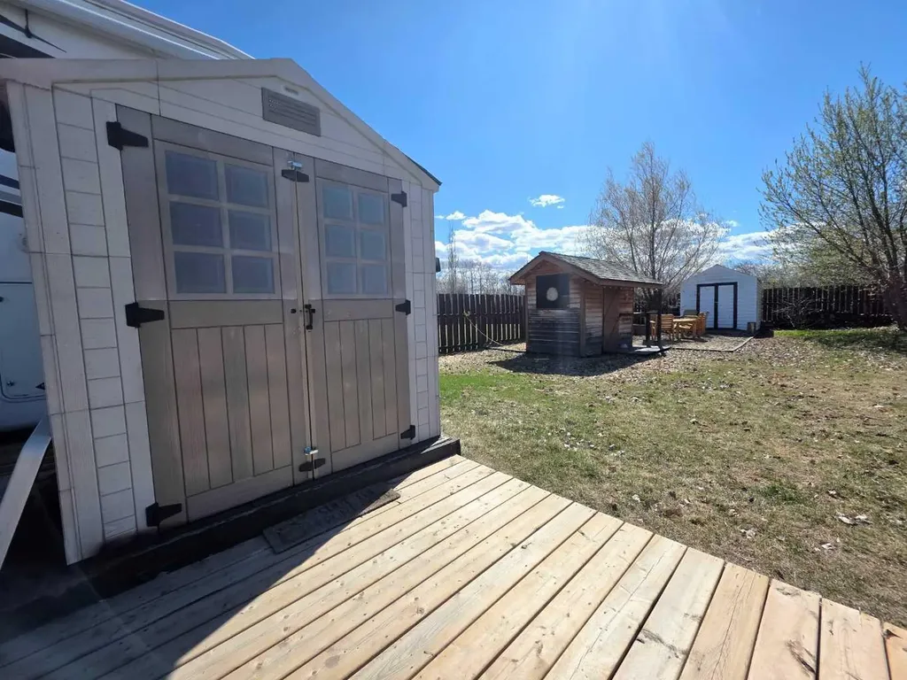 31 10405 Twp Road 740 Rural Big Lakes County AB T0G 1E0