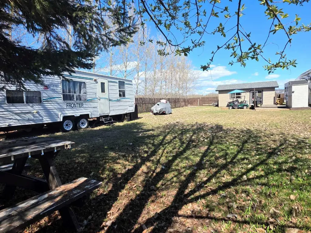 31 10405 Twp Road 740 Rural Big Lakes County AB T0G 1E0