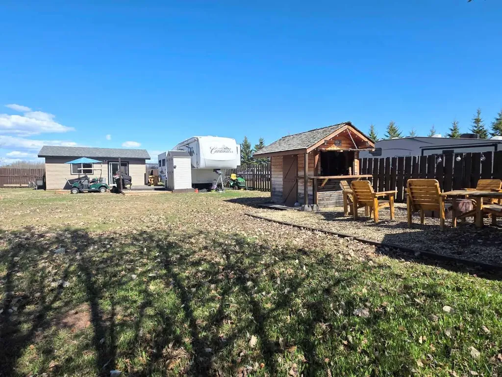 31 10405 Twp Road 740 Rural Big Lakes County AB T0G 1E0