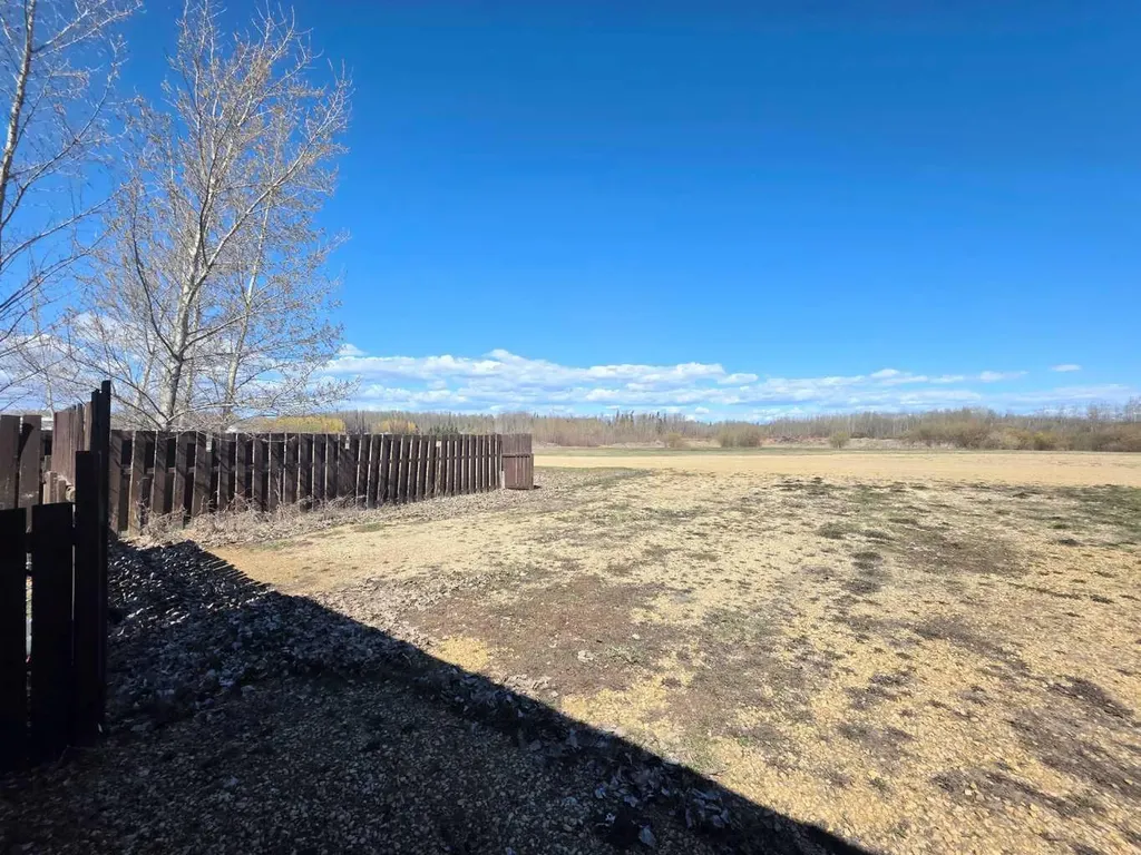 31 10405 Twp Road 740 Rural Big Lakes County AB T0G 1E0
