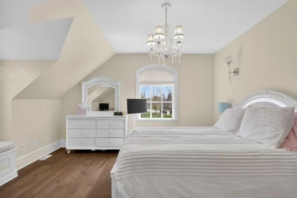 22 Ridge Pointe Heritage Pointe AB T1S 4H1