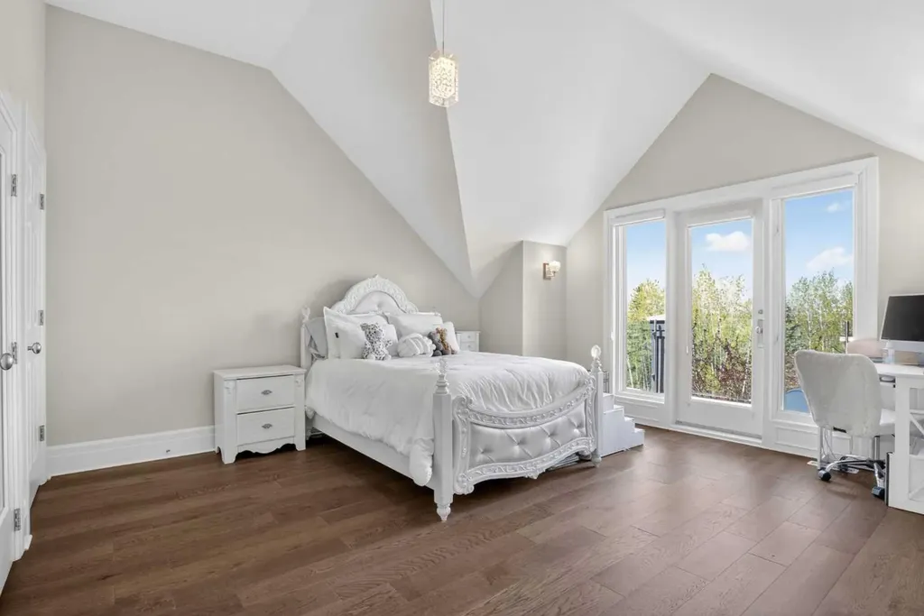 22 Ridge Pointe Heritage Pointe AB T1S 4H1