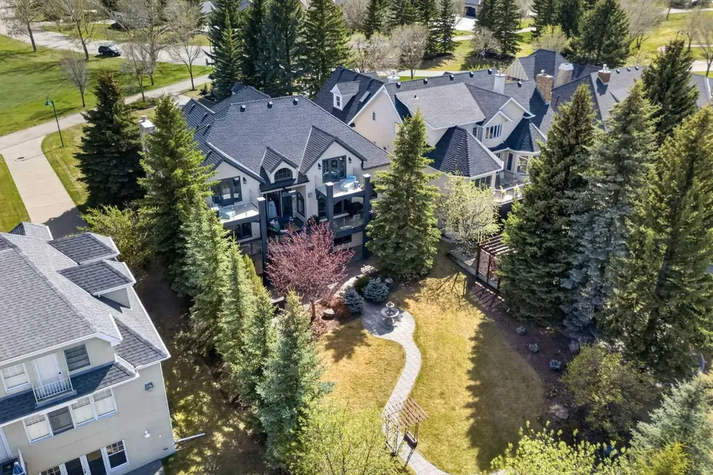 22 Ridge Pointe Heritage Pointe AB T1S 4H1