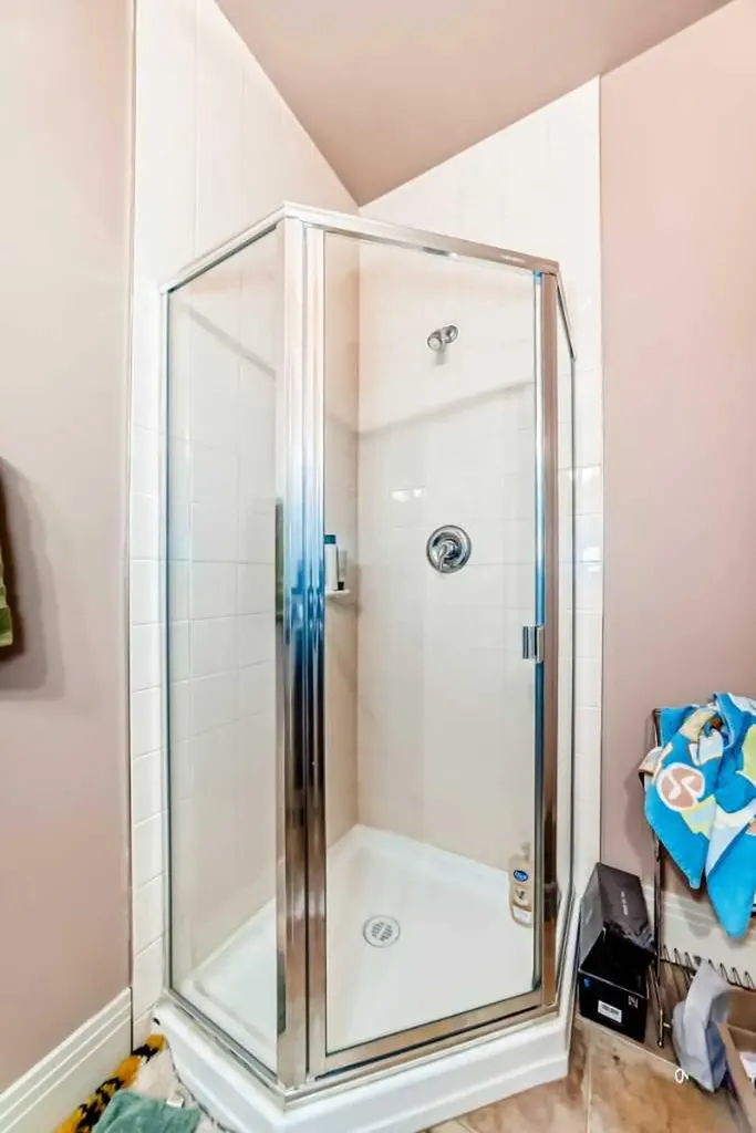 177 9 Street NE Calgary AB T2E 0P4