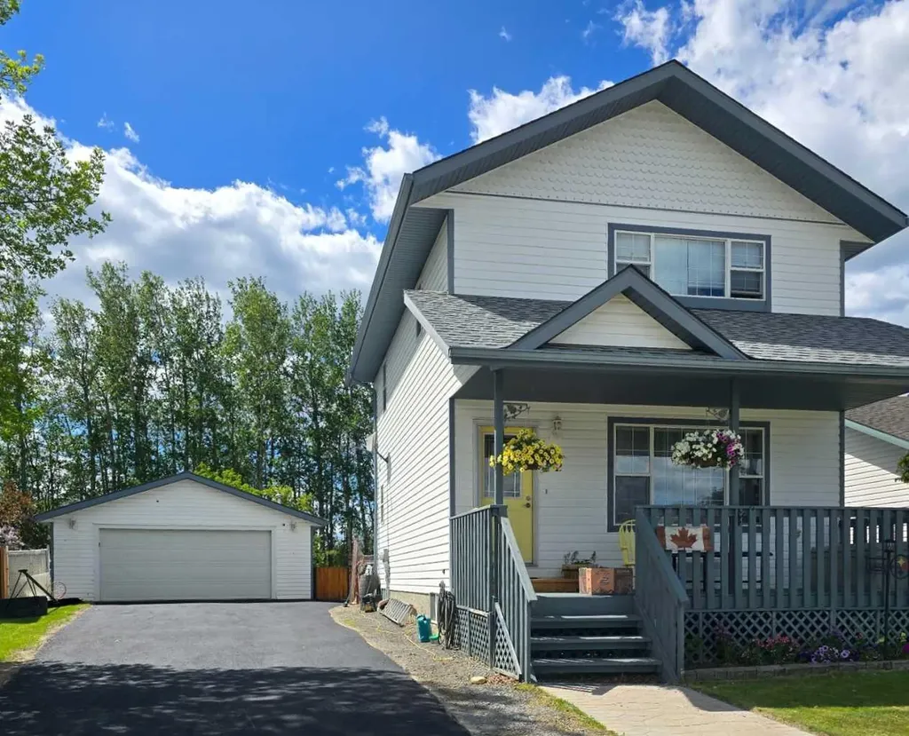42 Olson Crescent Whitecourt AB T7S 1T9