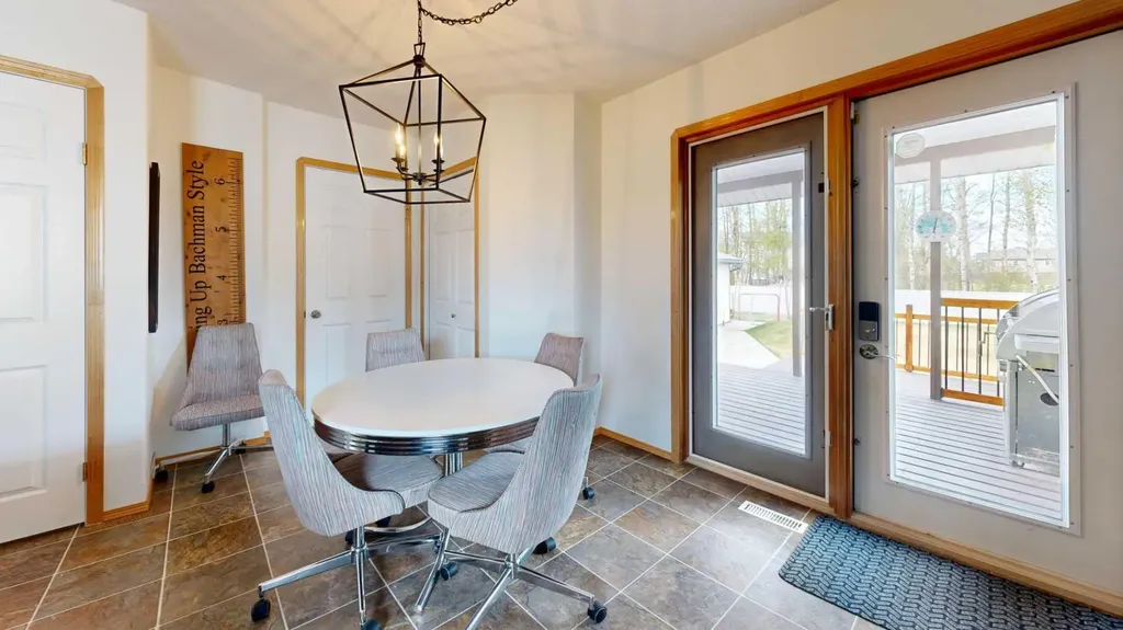 42 Olson Crescent Whitecourt AB T7S 1T9