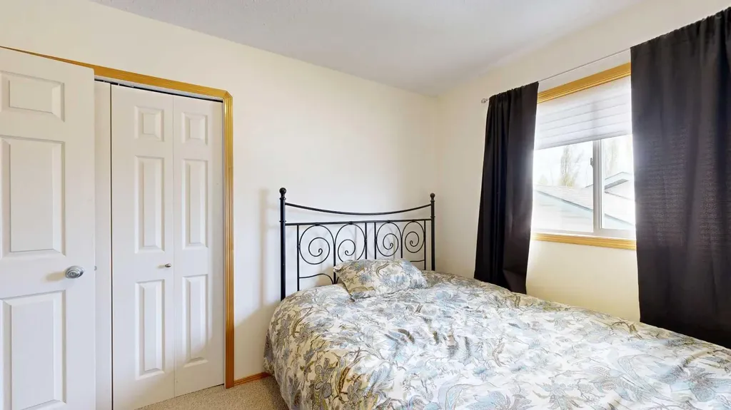 42 Olson Crescent Whitecourt AB T7S 1T9