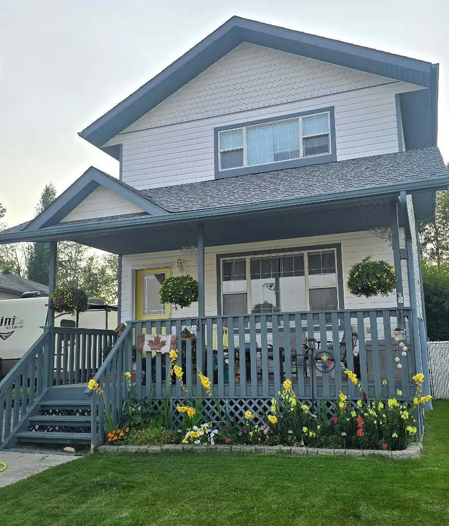 42 Olson Crescent Whitecourt AB T7S 1T9