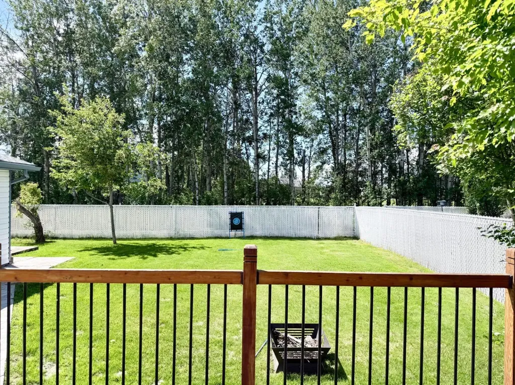 42 Olson Crescent Whitecourt AB T7S 1T9