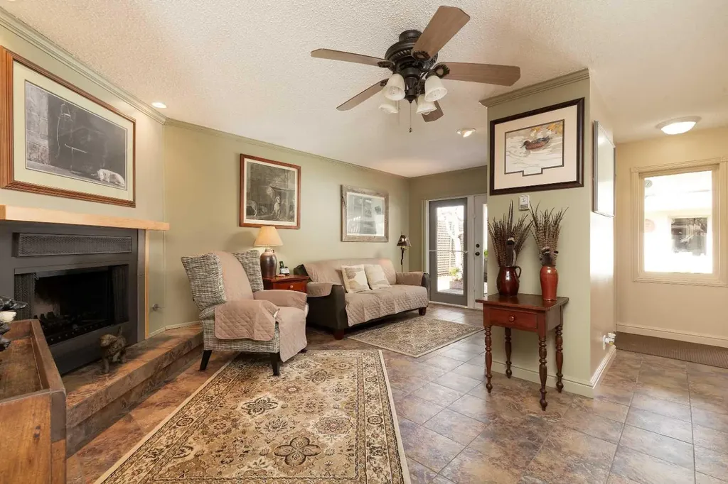 41 Simon Fraser Boulevard W Lethbridge AB T1K4R1