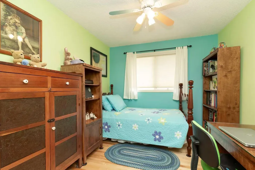 41 Simon Fraser Boulevard W Lethbridge AB T1K4R1
