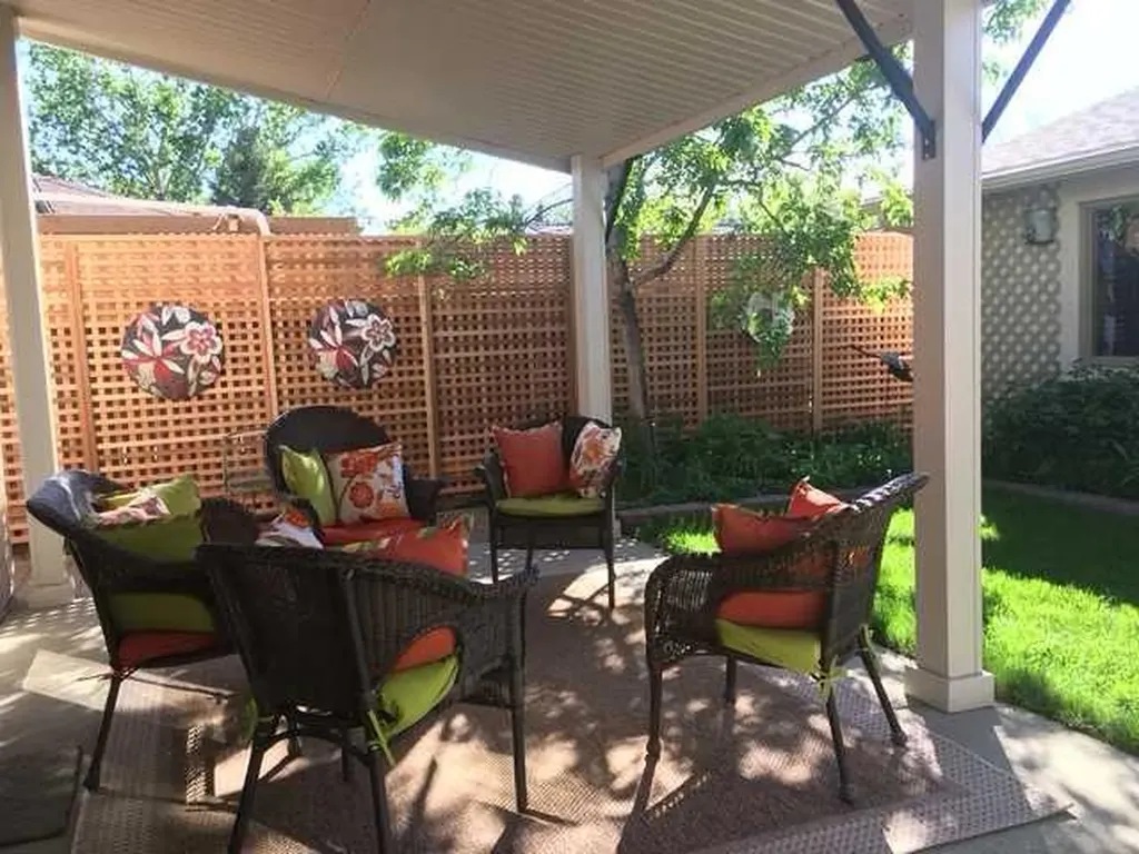 41 Simon Fraser Boulevard W Lethbridge AB T1K4R1