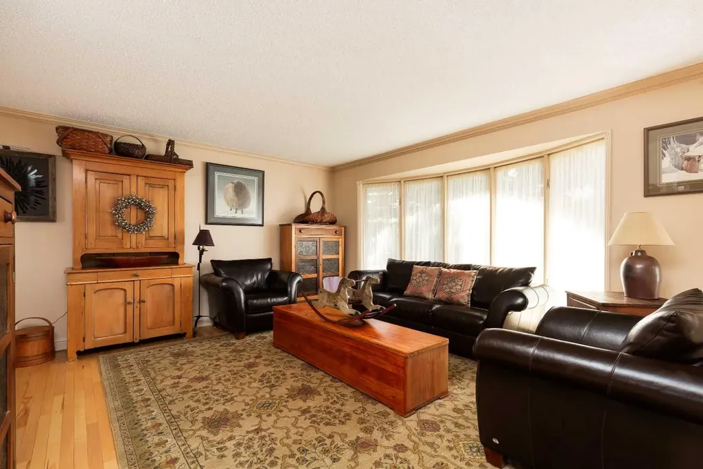 41 Simon Fraser Boulevard W Lethbridge AB T1K4R1