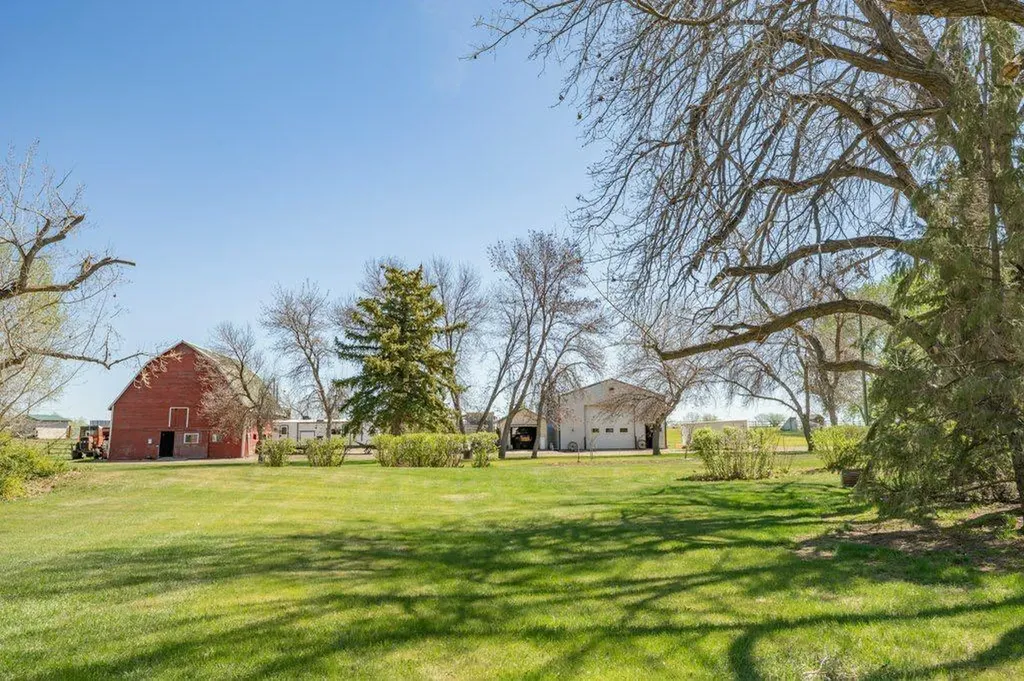 7022 Township Road 120 Rural Cypress County AB T1B 0L1