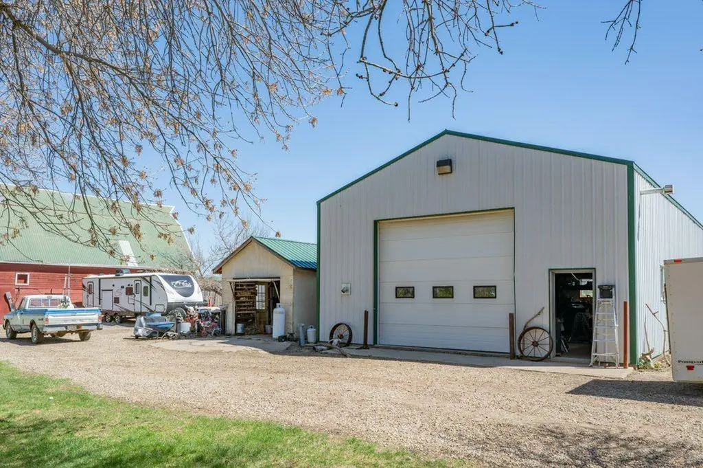 7022 Township Road 120 Rural Cypress County AB T1B 0L1