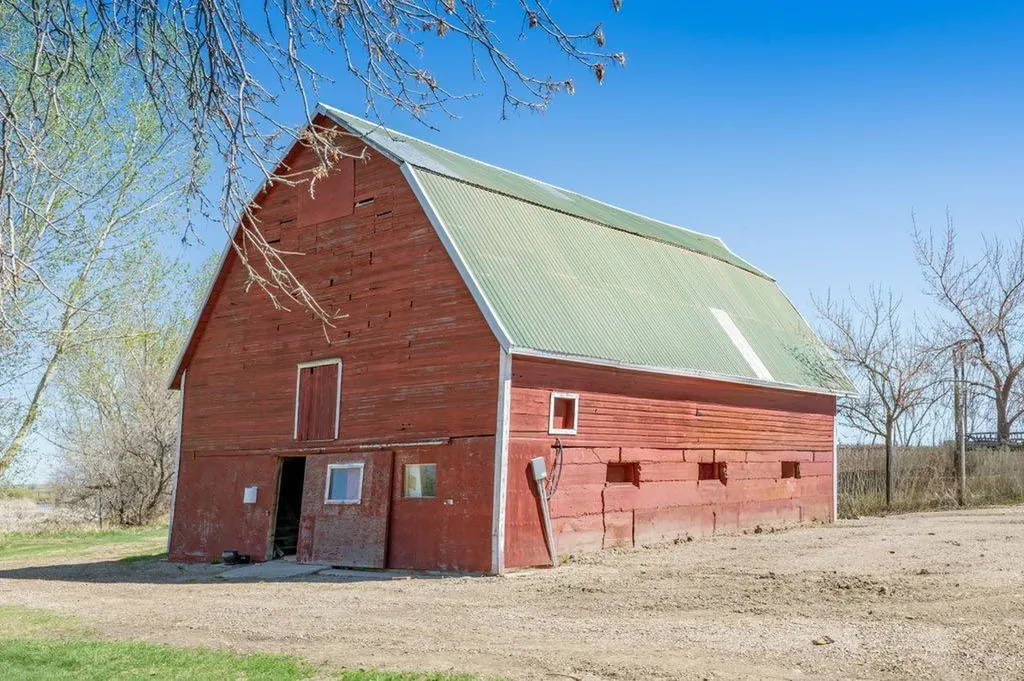 7022 Township Road 120 Rural Cypress County AB T1B 0L1