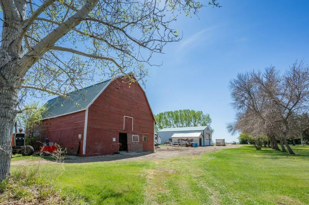 7022 Township Road 120 Rural Cypress County AB T1B 0L1