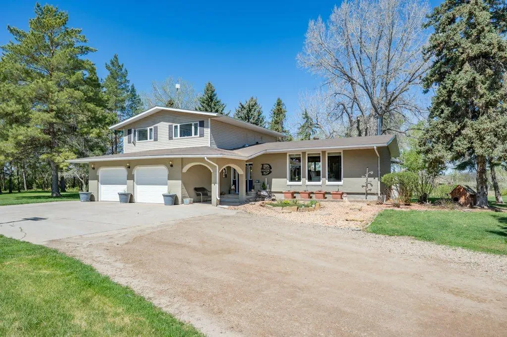 7022 Township Road 120 Rural Cypress County AB T1B 0L1
