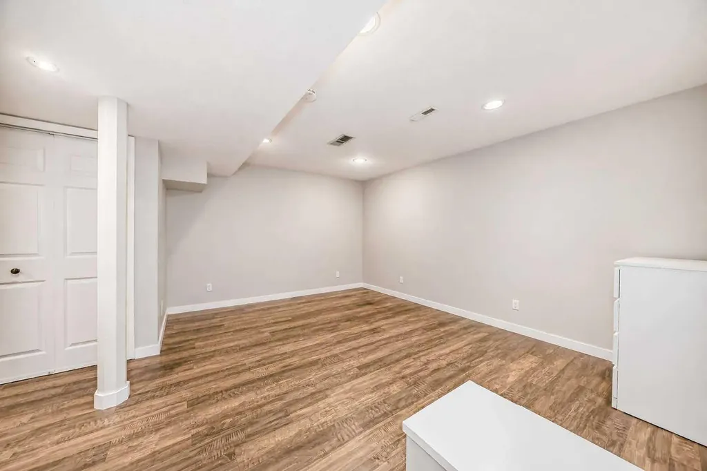 307 Arbour Crest Road NW Calgary AB T3G 4J9